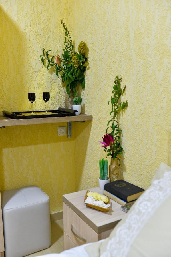 Pomegranate Hotel Кутаїсі Екстер'єр фото
