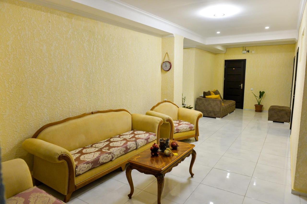 Pomegranate Hotel Кутаїсі Екстер'єр фото