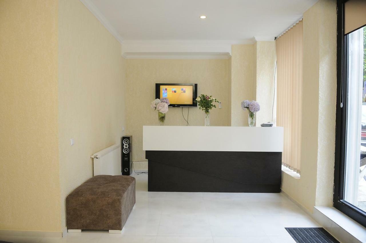 Pomegranate Hotel Кутаїсі Екстер'єр фото