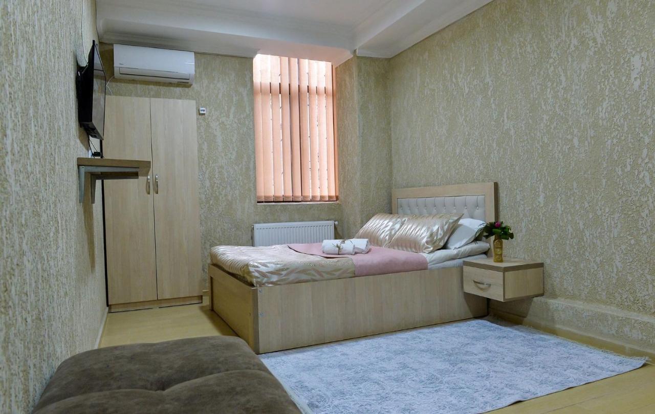 Pomegranate Hotel Кутаїсі Екстер'єр фото