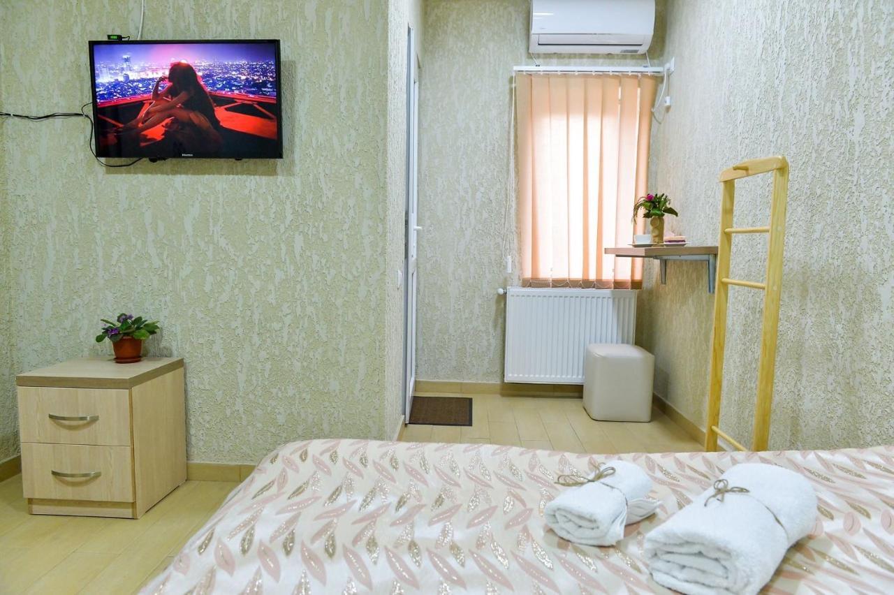 Pomegranate Hotel Кутаїсі Екстер'єр фото