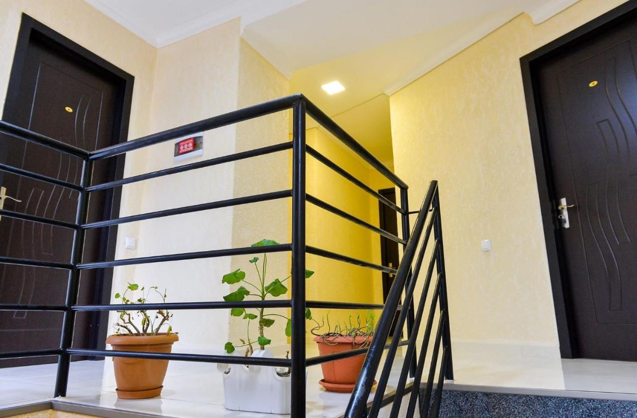 Pomegranate Hotel Кутаїсі Екстер'єр фото