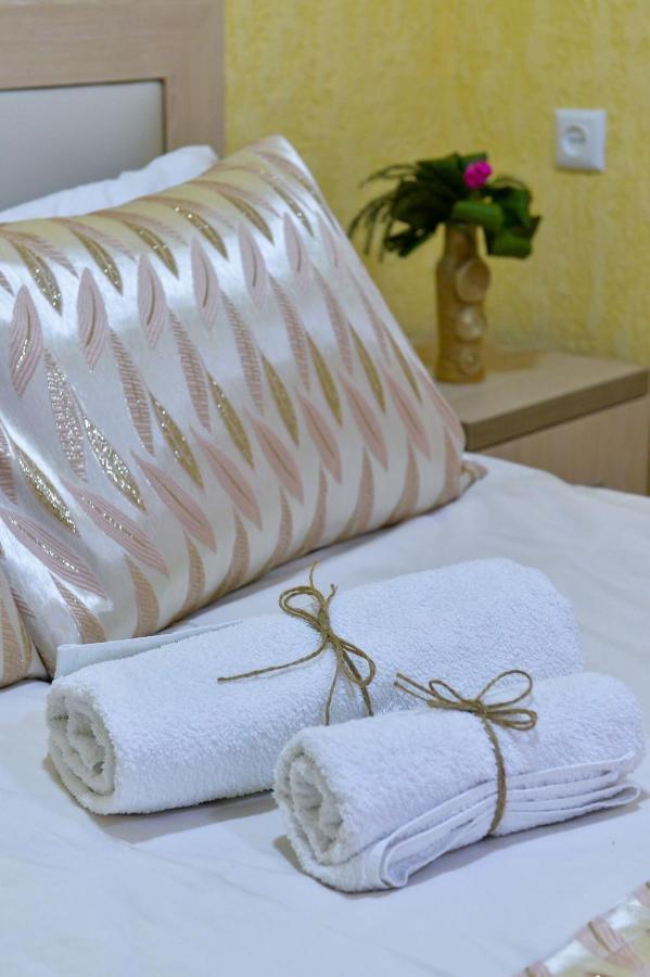 Pomegranate Hotel Кутаїсі Екстер'єр фото
