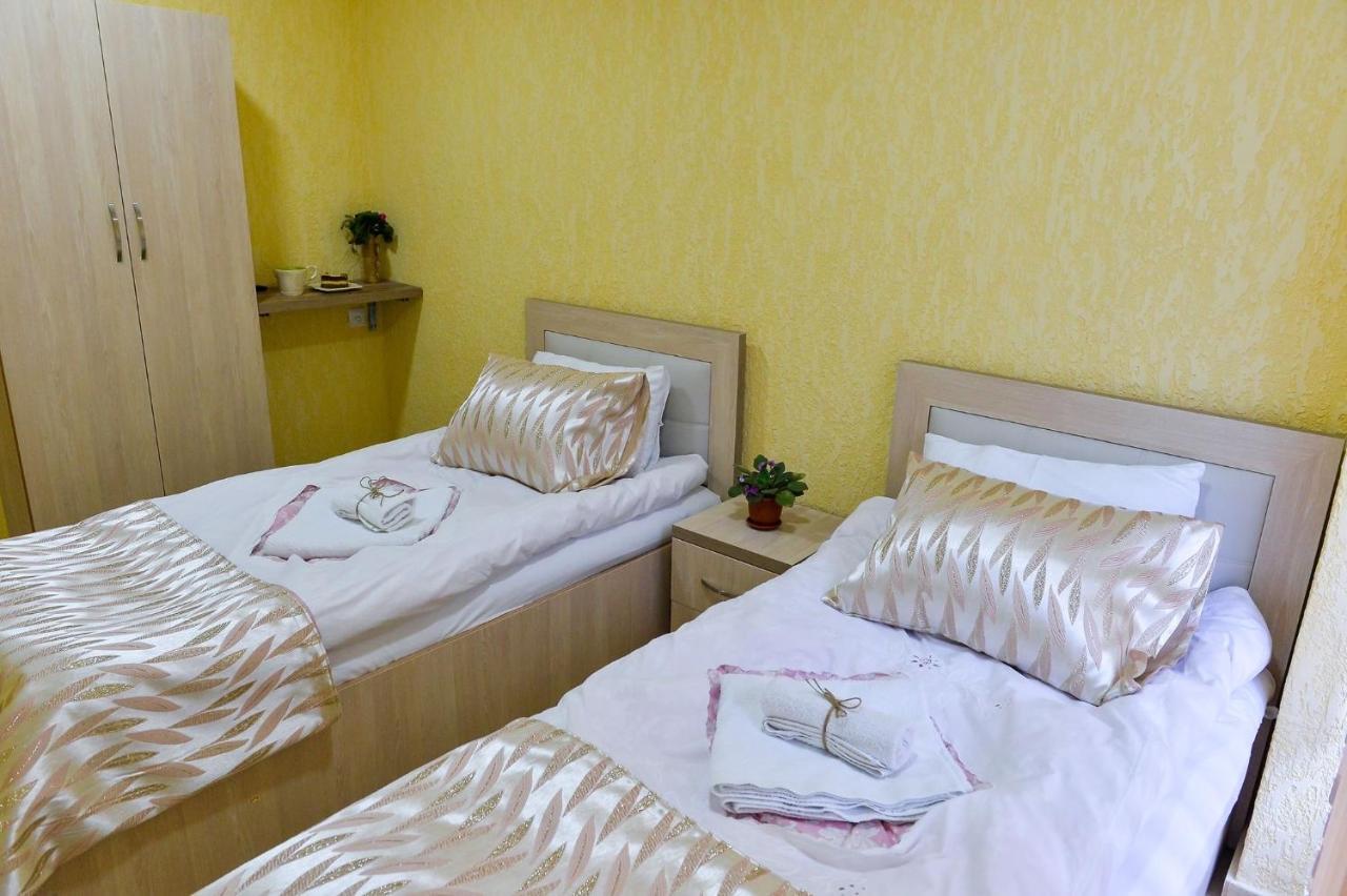Pomegranate Hotel Кутаїсі Екстер'єр фото